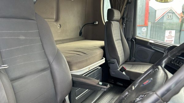 داخل کابین اسکانیا r450